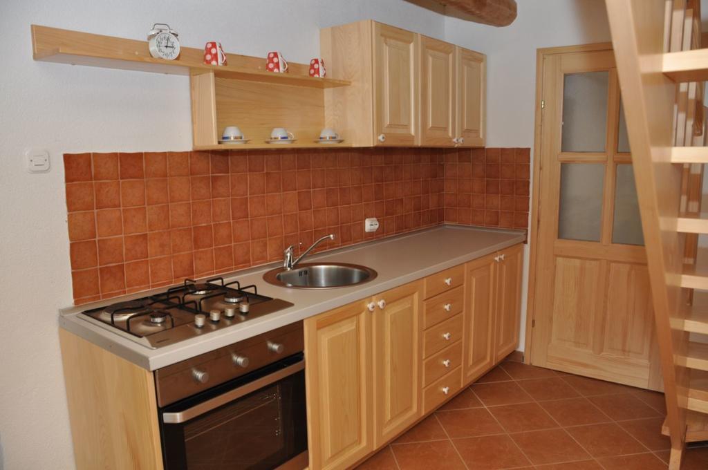 Holiday Home Rizvan City Brusane エクステリア 写真