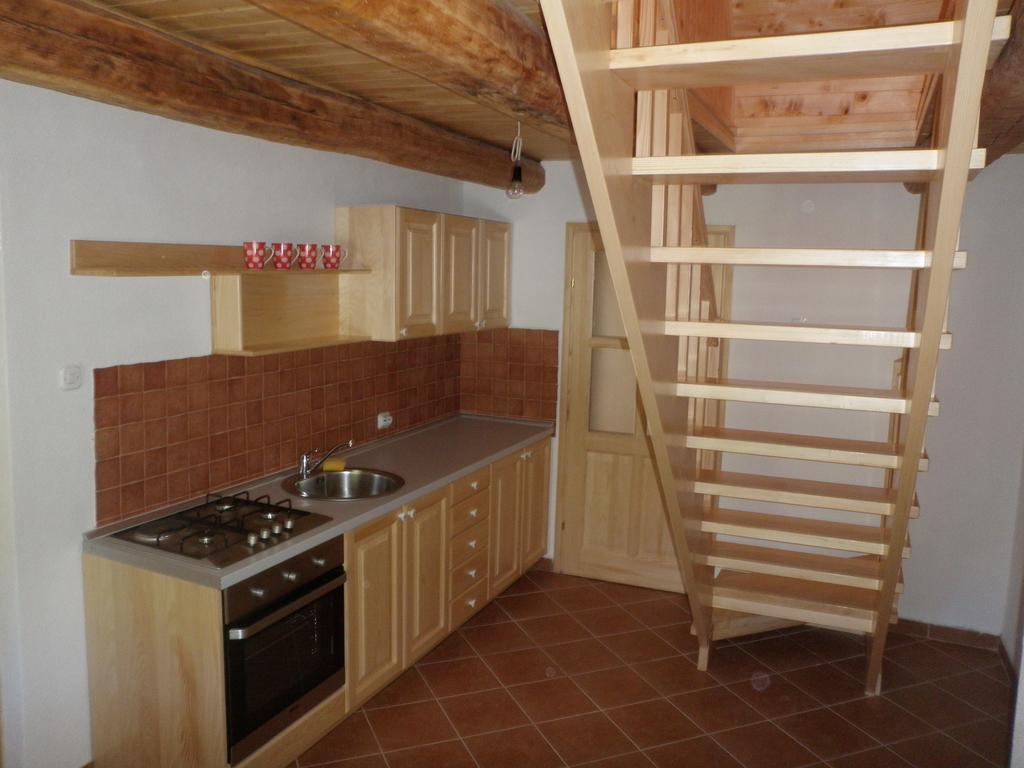 Holiday Home Rizvan City Brusane エクステリア 写真