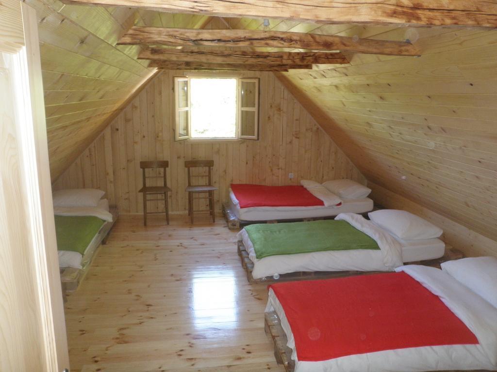 Holiday Home Rizvan City Brusane エクステリア 写真