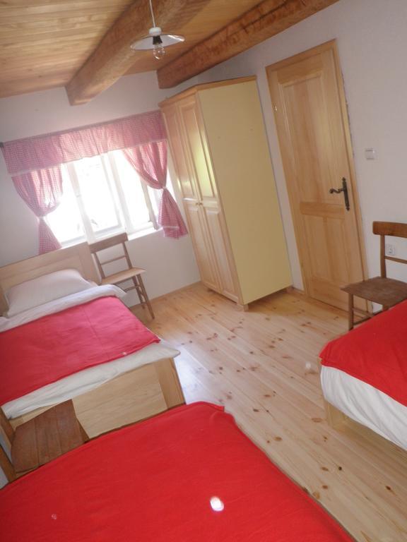 Holiday Home Rizvan City Brusane エクステリア 写真