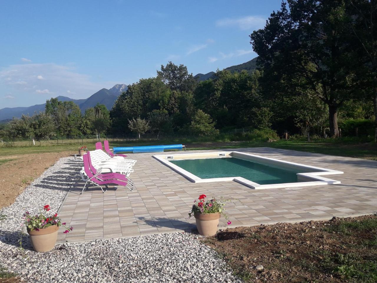 Holiday Home Rizvan City Brusane エクステリア 写真